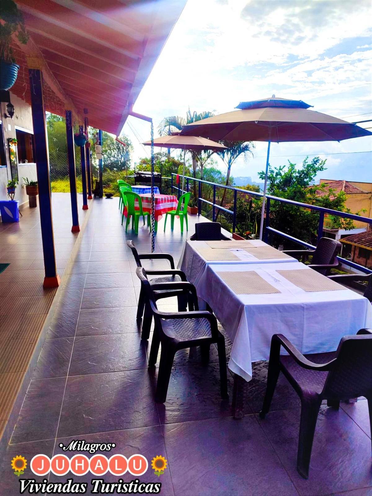 ᒍᑌᕼᗩᒪᑌ Hotel Jericoc  Eksteriør billede